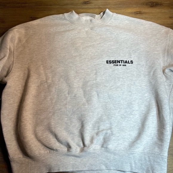 Essentials Crewneck Cream Color - 100% Authentic - Picture 5 of 8